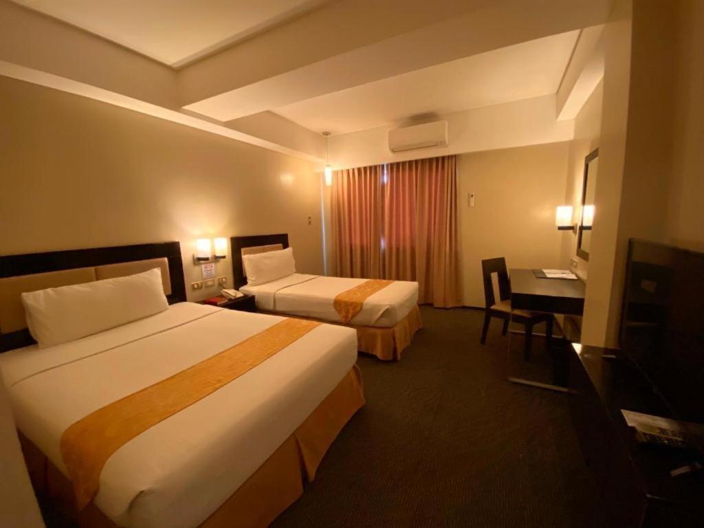 Mallberry Suites Business Hotel Кагаян-де-Оро Екстер'єр фото