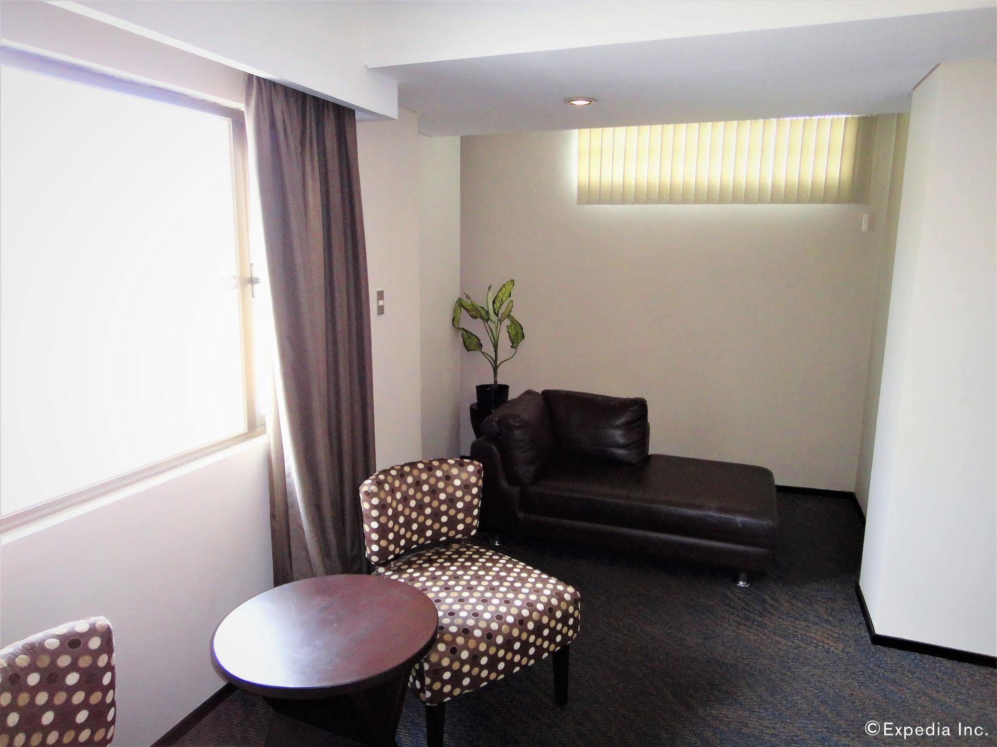 Mallberry Suites Business Hotel Кагаян-де-Оро Екстер'єр фото